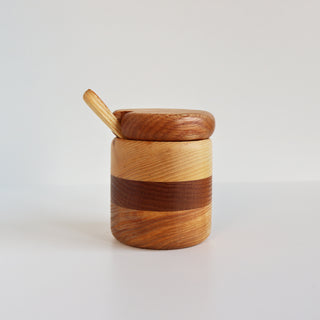 Main de sel en chêne et frêne avec couvercle et cuillère en bois