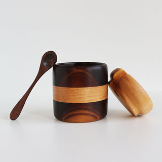Main de sel en merisier et noyer avec couvercle et cuillère en bois