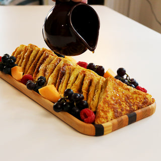 Plateau de présentation en bois 7 × 14 po avec pain doré et fruits