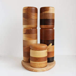 Trio de moulins sel et poivre 9 po avec main de sel et plateau en bois