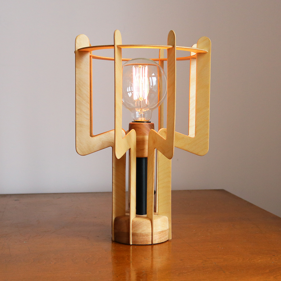 lampe-de-table-coupe-merisier-900px-nuit
