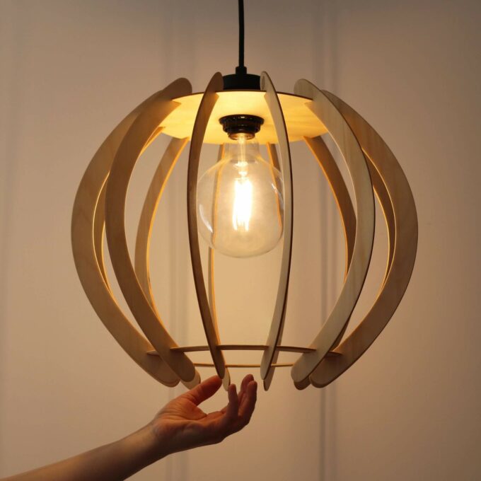Suspension Sphère allumée – luminaire Saguenay au style épuré